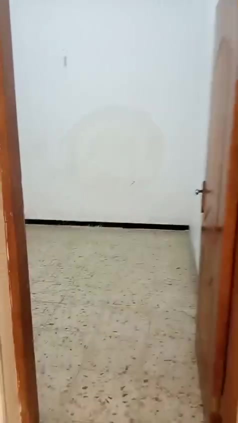 🏠شقة للأيجار 🆕 بناء قبل 3سنوات
تحتوي على صالة ب البداية و مطبخ  و 2 غرف نوم و حمام 🚾 منور . الموقع 📍 الحرية الثانية مجاور مقهى الكادحين إيجارها (400) 🔒 
للأستفسار او زيارة مكتب الزيدي للعقار 
***********📞
*********** 📞 
موقع المكتب 📍حي السلام شارع 30 مقابل جامع خديجة

