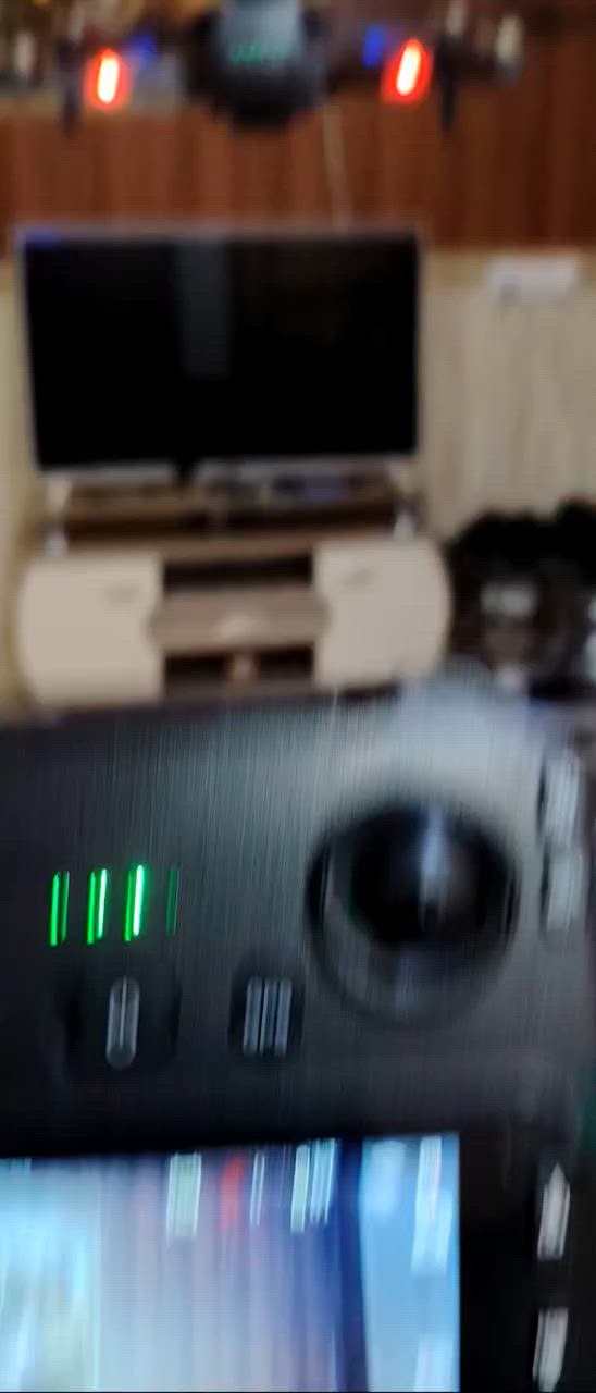 ادرون SK GPS
دبل بطاريه
محركات برشلز
رجوع ذاتي عند فقدان الاشاره او الشحن
تحديد مسار
نظام اتبعني
كامره فول HD
ارتفاع ١٥٠ متر
مدا واحد كيلو
السعر  130 مع التوصيل *********** وات ساب
