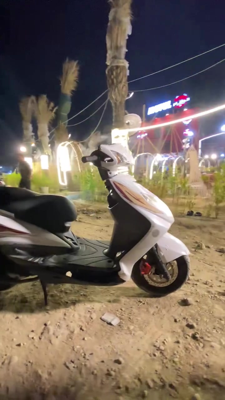 السلام عليكم شباب سكنس فحل كابريتر دراجه حلوه مكينه ما مفتوحه مكينته خرسه وناعمه كله على البلاد الدراجه شلعه ومعدل خير من اللّٰه كل دهنه امزويل اصلي اديرله سعره 550 وبيه مجال
مكاني غزاليه
***********
