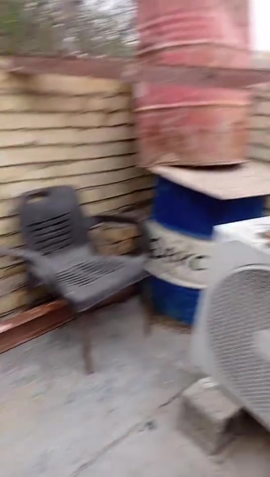 سلام عليكم شيلمانات للبيع الطول 4 ونص للشراي بخدمته ***********

