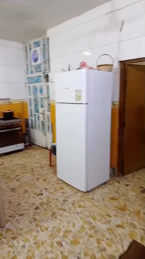 بيت البيع منطقت اكميره الفحامه قرب الجزيره السياحيه شارع الحاجه فضيله مساحت البيت 125مترنوع العقار سند 25البيت يحتوي على 4قرف نوم وصحياتالسعر95مليون وبي مجال اخوكم محمدالنداوي بغداداكميره ***********
