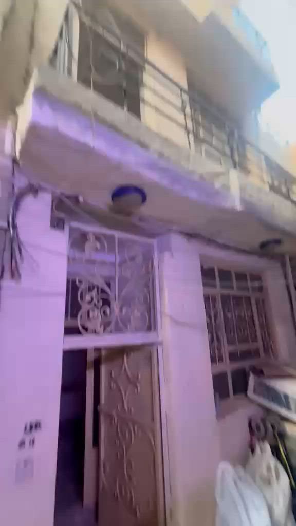 مشتمل داخل قيصريه بشارع قاسم  مقابل مطعم قاسم ابو الكص بلفرع المقابيله يحتوي غرفتين نوم وهول ومطبخ وخدمات  ايجاره 550 قفل شرط عائله,📞***********
