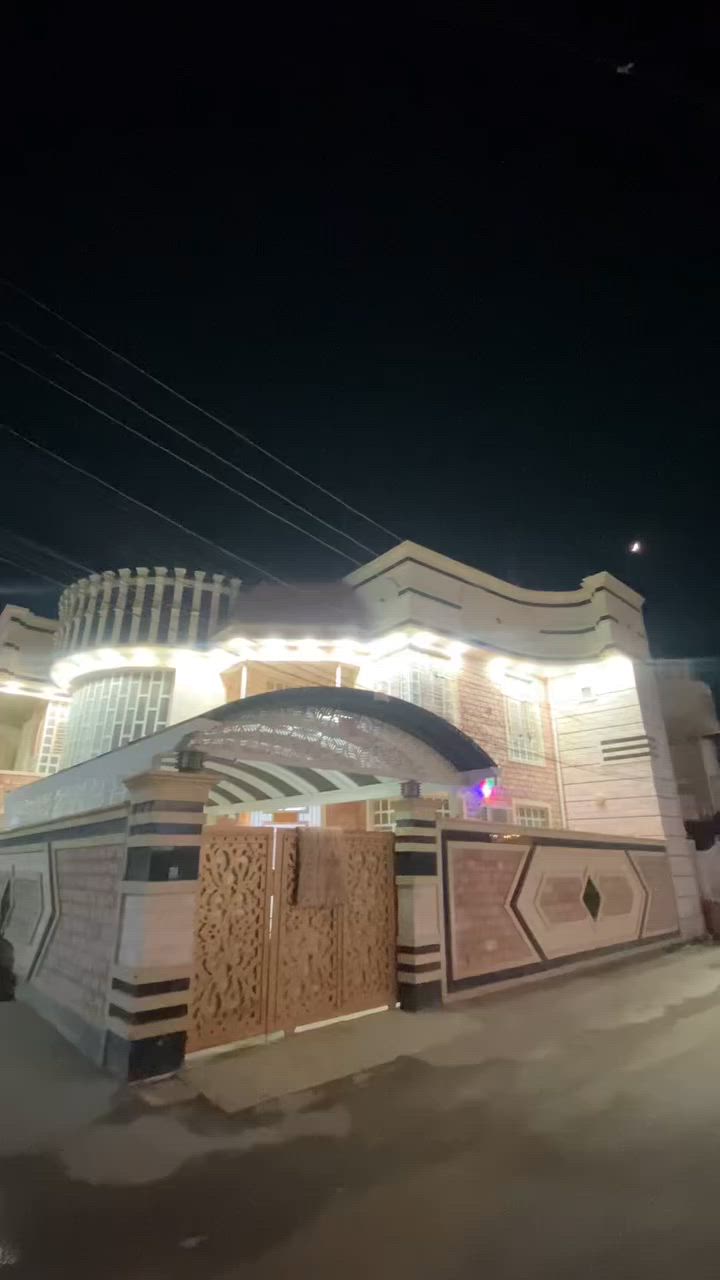 بيت للبيع
في حي الجغيفي الثانيه قرب جامع صفوة الرحمان 
المساحة 330 متر 
مكون من 6 غرف ثنين جوه واربعه فوك 
بناء بلوك درجه أولى 
كراج ياخذ سيارتين 

الاستفسار الاتصال على الرقم 
*********** او واتساب
