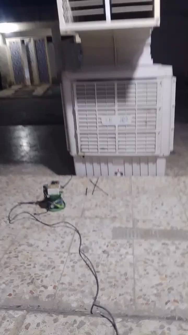 مبرده كبيره مال حسينيات محوره فان ماطورعاطل وحالين شغاله شرط لفحص اذا تريدتلغي لفان عادي واذا تخليه هيج بعد أفضل سعر 400وبيه مجال بارده ثلج امغربه ***********

