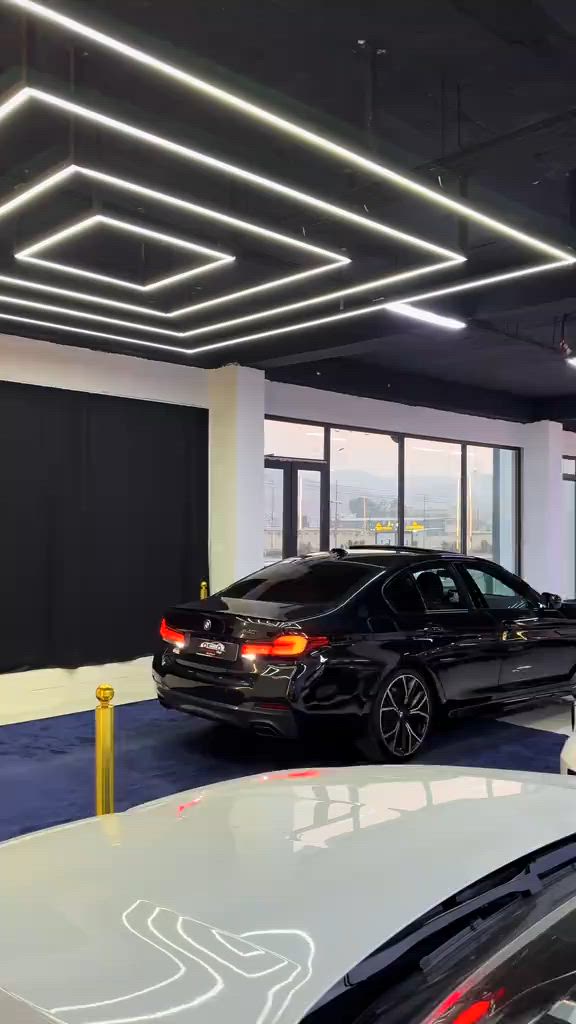 Bmw-540i 2021 sdrive 37,000mil Black & black Black edetion Call for price: ***********
