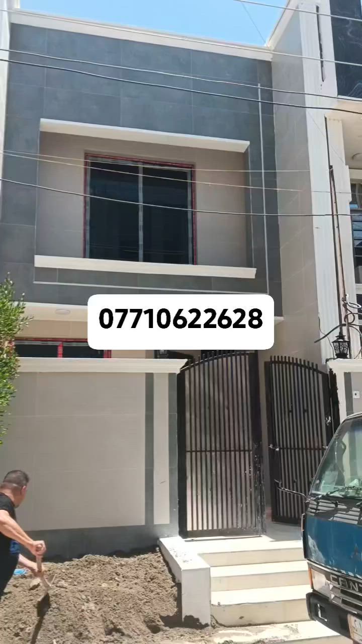 للبيع 100 متو واجهه 5 نزال 20 الموقع حي الجهاد ديوان المخابرات خلف شارع 60 متكون من 3 غرف نوم صحيات 2 بيتونه واسعه و سطحين للاستفسار *********** ابو علي

