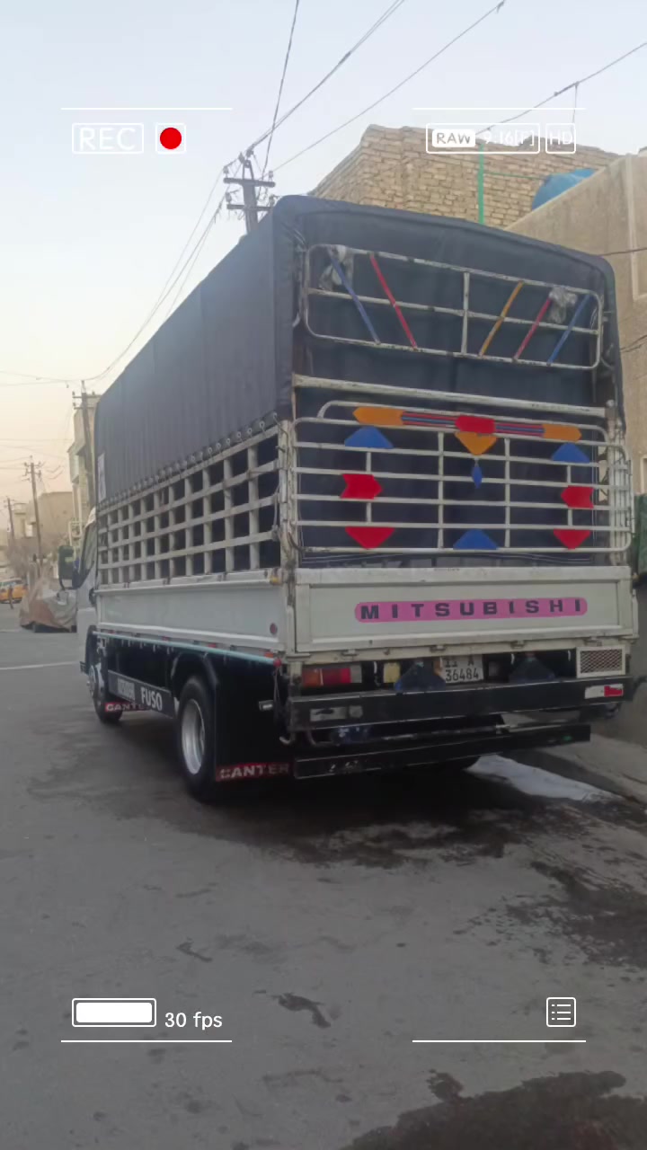 السلام عليكم 
كنتر البيع موديل 14 بدون صبغ بدون ضربة كير مكينة نضيف تخم تاير اكسل سيارة جاهزة 
***********
مكانها بغداد

