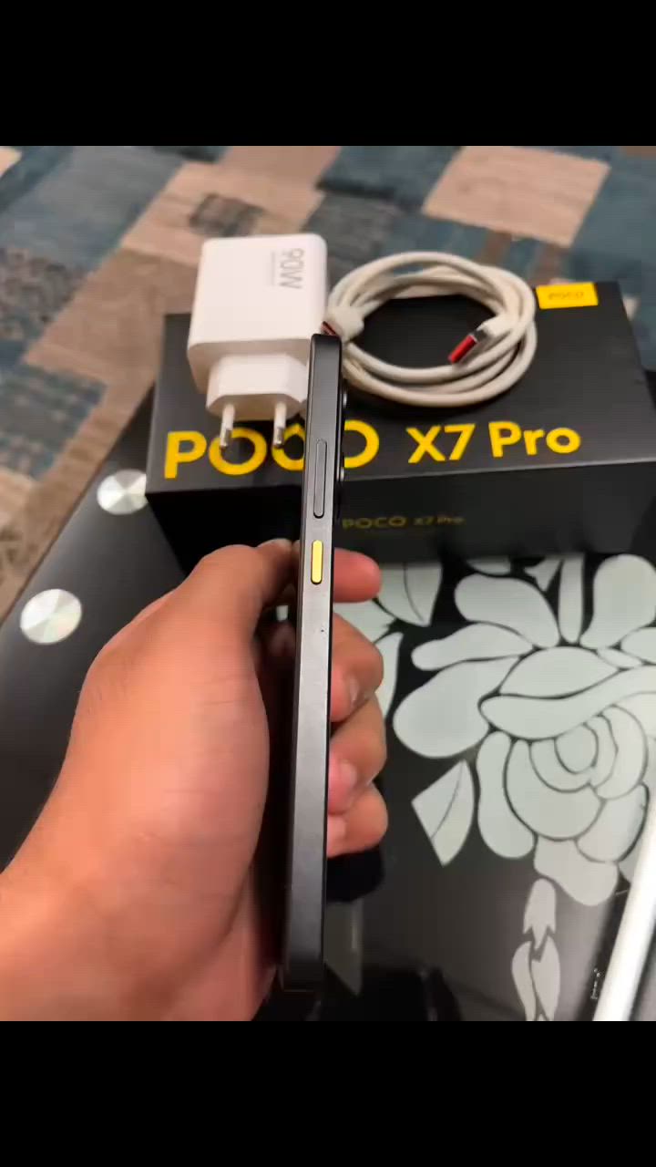 السلام عليكم
بوكو X7 Pro ذ256/12 كامل ملحقات شاحنة 90w شحن سريع والجهاز يدعم ال120 فريم وكاميرات 4K الجهاز نضيف وشخط مابي مكاني بغداد مجمع بسماية السكني رايده ب380 وبي مجال . 
الرقم : *********** . متواجد واتساب وماسنجر 🤍
