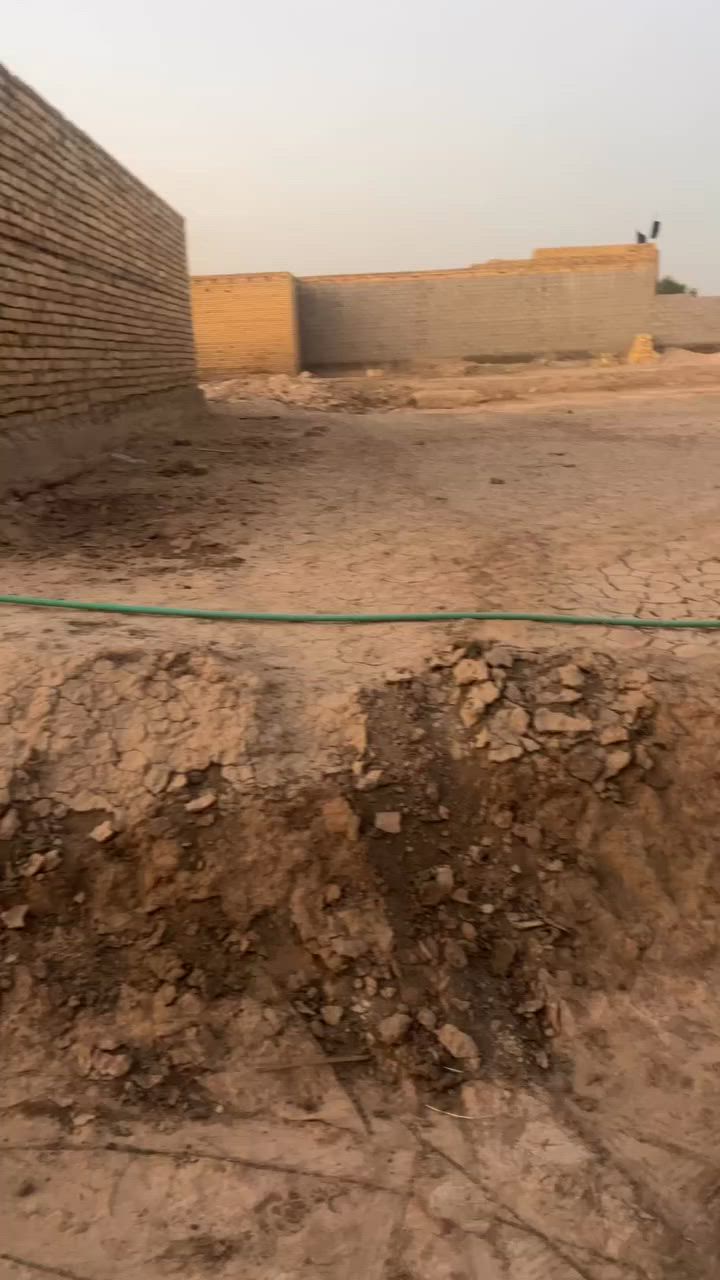 سلام عليكم قطعه للبيع قرب صيطره ال سهلان زراعي مساحته 200وجهيه 10ونزال 20ركن  وتصال عله هاذ رقم ***********
