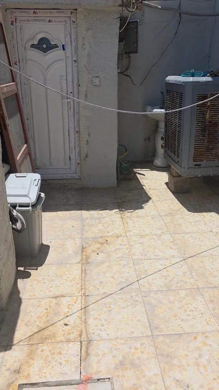 واتساب متوفر واتصال
بيت 100متر 
وقطعه 100متر منطقه لاصلاح
***********
0774966966
