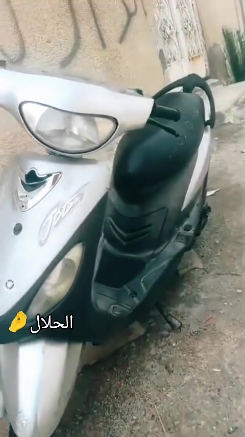 دراجه ماكس قجمه مفتوحه مره وحده ولفات بوسه وبستم بلاد 49 دراجه كامله  نقصه بس تحطله لايتات وباتري وترتيبات بسيطه دراجه مبدل اله كلجات جدد كويل جديد شوته جديده وتاير جديد وكلجات البلاد والكويل انطيهن ويا دراجه الكزوز بلا مو fm مايجي وياها سعره 430وبيها مجال مكاني البصره رقم ***********
