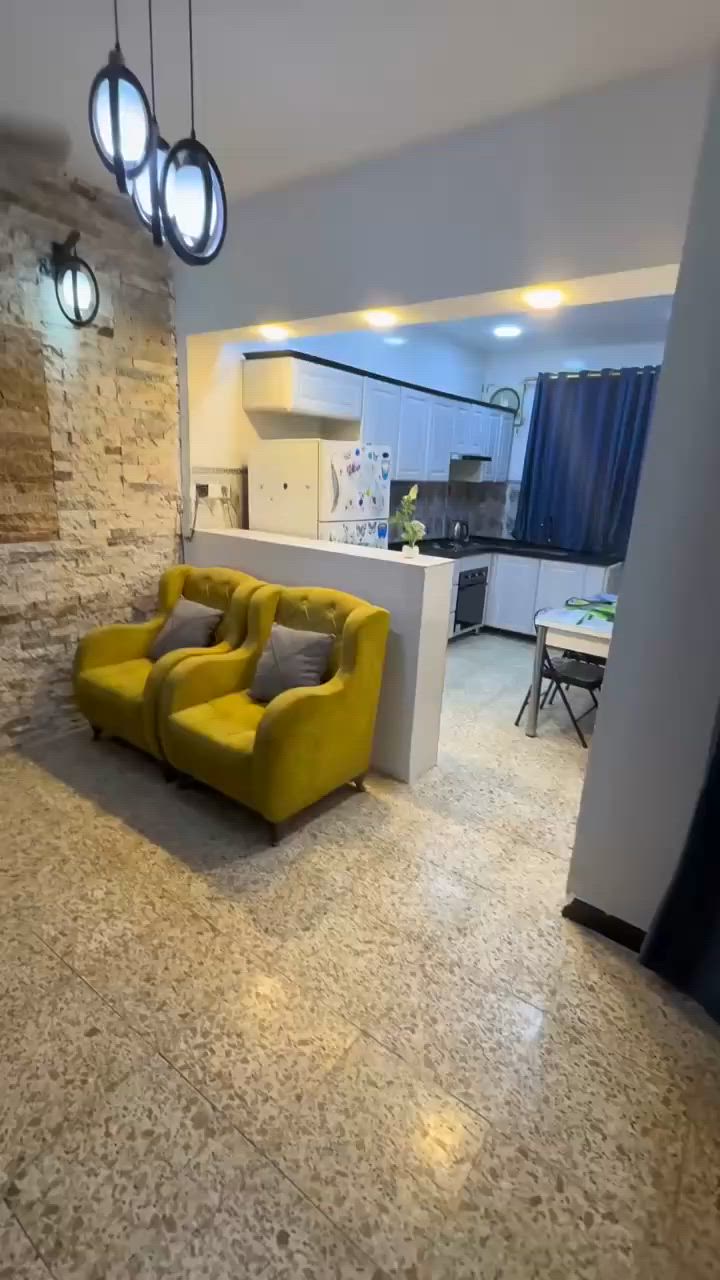 المنصور دور السود دار مثث  اللا يجار  طابق ارضي  معزول ١٠٨ متر يحتوي على صاله ومطبخ وخدمات وغرفتين نوم السعر مليون  مكتب القمة الذهبي ***********
