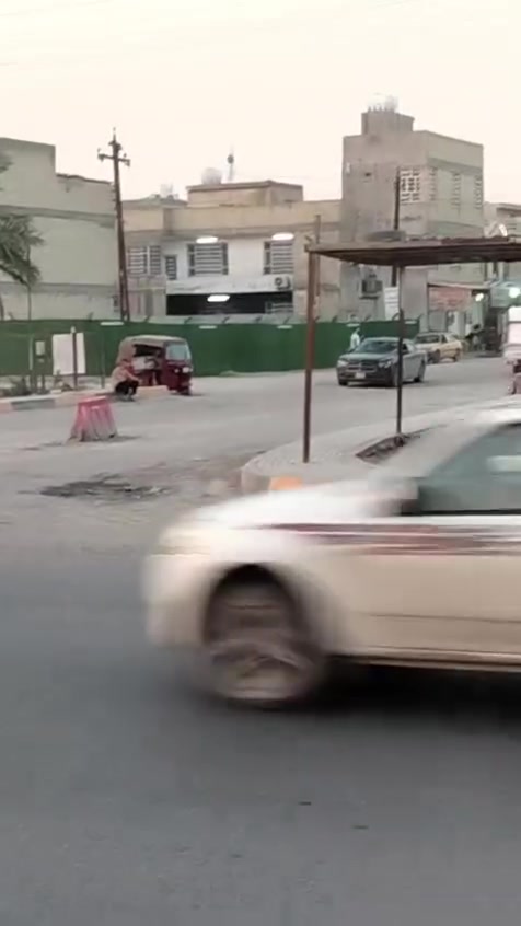 بيت للايجار عل قناه ١٨٠ متر طابقين يحتوي عل ٦ غرف نوم كبار و٥ حمامات واستقبال ومطبخ حار بارد وهول جبير للتواصل الاتصال على الرقم *********** واجهه ١٨
