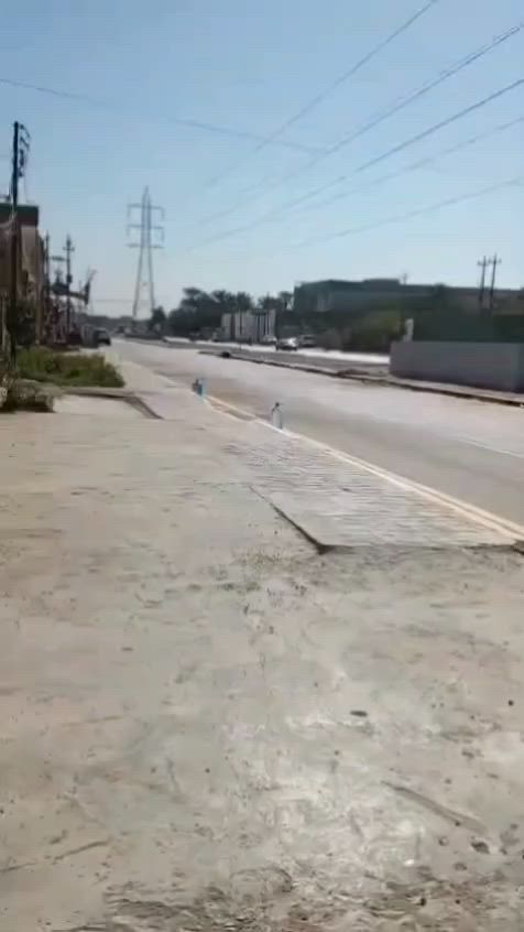 بيت للبيع مساحه ٦٠ متر الموقع حي البساتين شارع أحمد الوائلي بناء حديث طابقين مع بيتونه الطابق الثاني يحتوي علئ غرفتين نوم كبيره وغرفه صغيره سويت كامل   ***********
