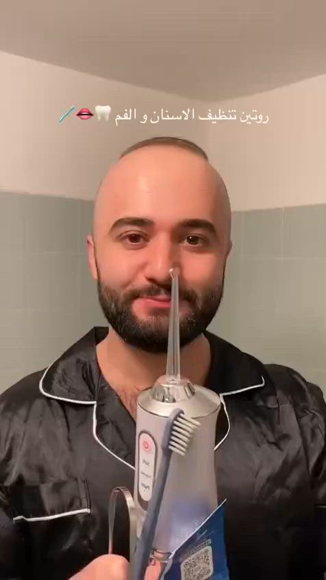 🦷 جهاز تنظيف الأسنان – الخيط المائي 👍👍
🎯 الثورة الجديدة في العناية بصحة الفم والأسنان
جهاز تنظيف الأسنان بالماء يعمل بتقنية ضخ وضغط الماء ليصل إلى أضيق الأماكن بين الأسنان ويزيل بقايا الطعام بفعالية عالية، خاصة الأماكن اللي ما توصلها الفرشاة أو الطرق التقليدية 💧🦷
مناسب للاستعمال اليومي وآمن وسهل الاستخدام.
🔋 يعمل بواسطة الشحن
✔ عملي
✔ خفيف
✔ سهل الاستعمال في البيت أو أثناء السفر
🎯 مميزات الجهاز:
1️⃣ الوقاية من تسوس الأسنان 🦷👍
2️⃣ الحفاظ على لثة صحية وسليمة 👍
3️⃣ تقليل جيوب اللثة والتخفيف من آلامها 👍
4️⃣ التخلص من رائحة الفم الكريهة
  ✔ ويمكن استعماله أثناء الصيام 💥
5️⃣ تنظيف عميق وفعّال للأسنان 💥
6️⃣ ممتاز جدًا لمستخدمي تقويم الأسنان ويساعد على منع تآكل الأسنان 💥
7️⃣ إمكانية إضافة أنواع مختلفة من غسول الفم للماء لزيادة فعالية التنظيف:
  ✔ غسول اللثة
  ✔ غسول الرائحة
  ✔ غسول التبييض 💥
8️⃣ مناسب لجميع الأعمار 👍
✨ والعديد من المميزات التي لا يمكن حصرها!

🚘توجد خدمة توصيل لجميع محافظات العراق ٤ الاف 🚘


**إذا كنت صاحب هذا الإعلان وتريد حذفه لأي سبب، رجاءا أرسل رسالة إلى الدعم الفني**
