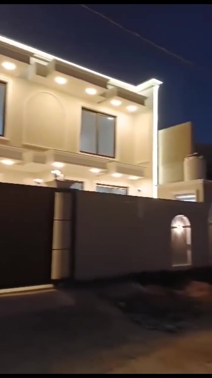 السلام عليكم دار سكني مساحه ٢٠٠متر طابوزراعي سند٢٥  كافت الخدامات العنوان بابل حله ورديه داخل قرب الامام سيد موسى ع استفسار اتصال ***********
