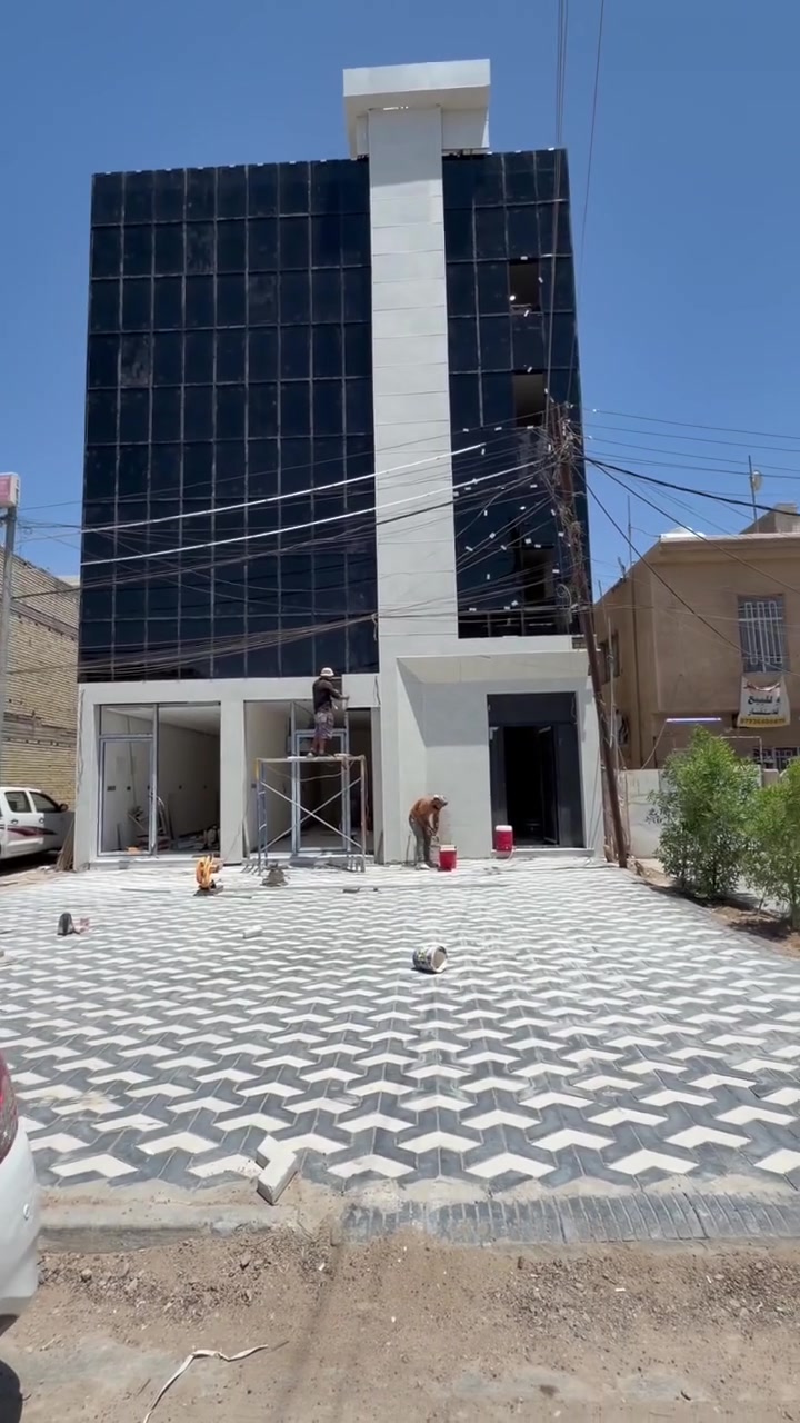 بنايه للايجار ٤طوابق في منطقه العامريه مربع الملجأ
المساحه ٣٠٠متر متر
الواجهه ١٠نزال ٣٠
عباره عن محلات عدد٢
وشقق عدد٩
الطابق الارضي اتئجر
الطابق الاول عباره عن ٣شقق

شقق تحتوي على ٢غرف نوم وصاله ومطبخ
وشقق تحتوي على غرفه نوم ١ وصاله ومطبخ وخدمات
للإستفسار عن السعر الإيجار الاتصال اومراجعه مكتب العيش الرغيد للعقار في منطقه العامريه
***********متوفر واتساب
*********** متوفر واتساب

