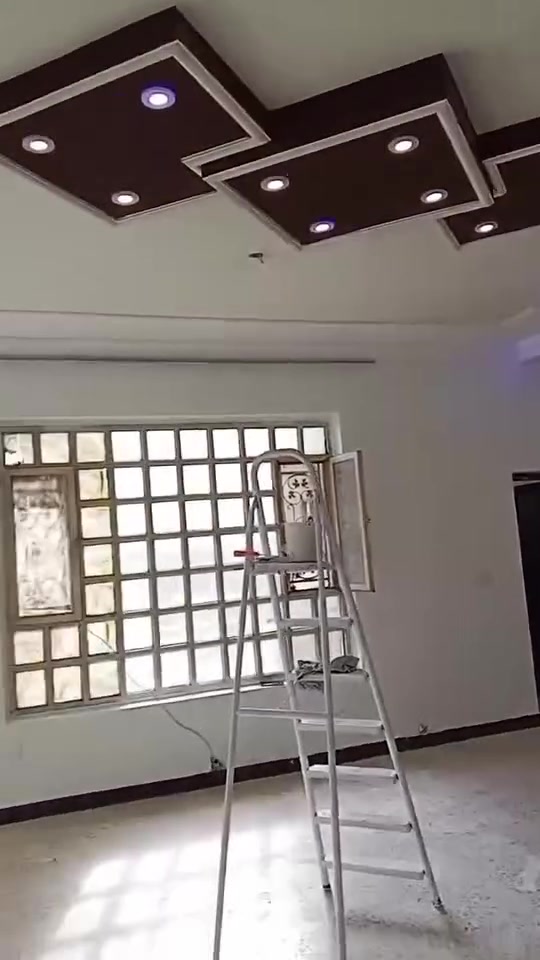 #صباغ انتاج من شغلي
صبغ جدران وصبغ الشبابيك والبواب والواجهيات وجميع الاصباغ الحديثة والديكور للمعالجة  الرطوبه  الجدران 

#نعمل بجميع مناطق بغداد للاستفساروالتواصل ع رقم  /‏‪***********‬‏/يتوفرواتساب علامدار الساعة ***********
