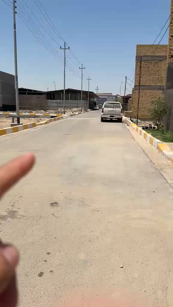 قطعه للبيع خلف معارض مساحة 200مً على ساحة مكان مميز 💯قرب طريق ياحسين خلف سيد وفي 

السعر 335 وبيه مجال شراي 

مكتب 💥التميز 💥للعقار 
الشموخ قرب جسر مشات 

ستفسار ☎️***********
