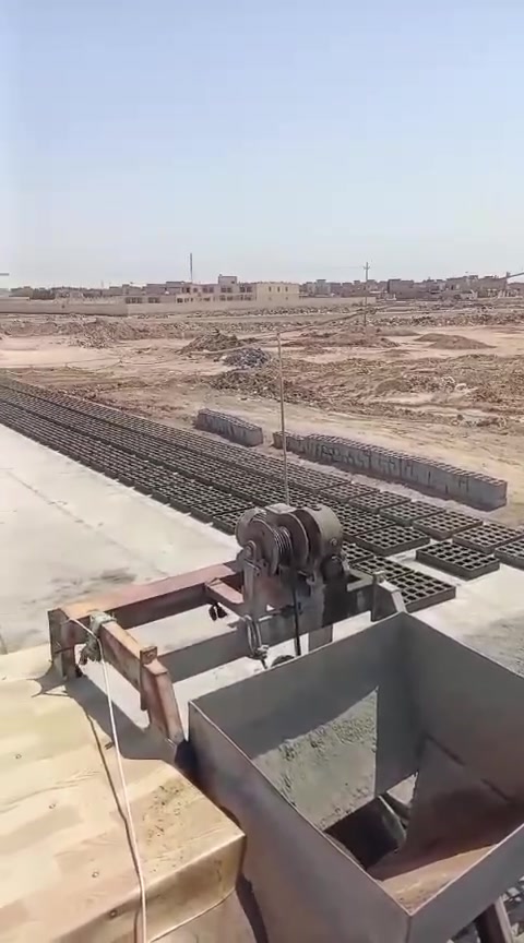 معمل بلوك كاضم زاير 
يوجد توصيل لشركات ولمنازل 
ونقاط العسكريه في ميسان *********** ***********
