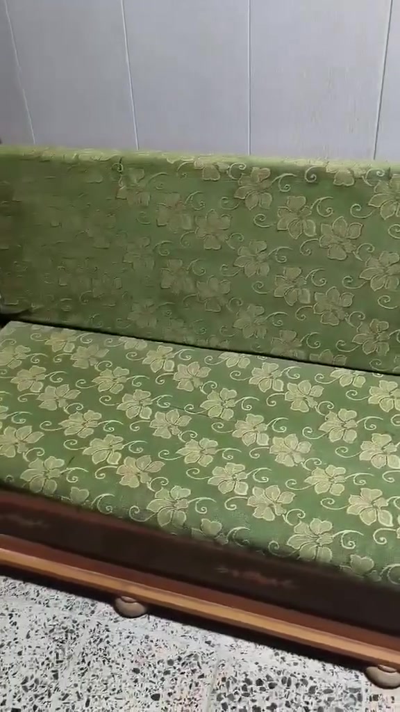 ***********
