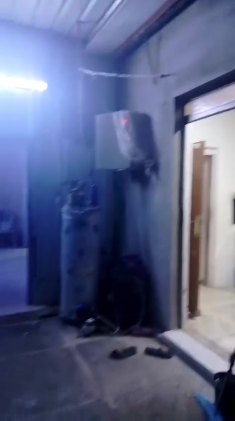 السلام عليكم بيت تجاوز مكانه بغداد الدولعي بيت كلش نضيف كله سيراميك مأسس مي وكهرباء لايخر ولايغرك عالي عن الشارع وشارعه مبلط للتواصل واتساب فقط ‏‪***********‬‏
