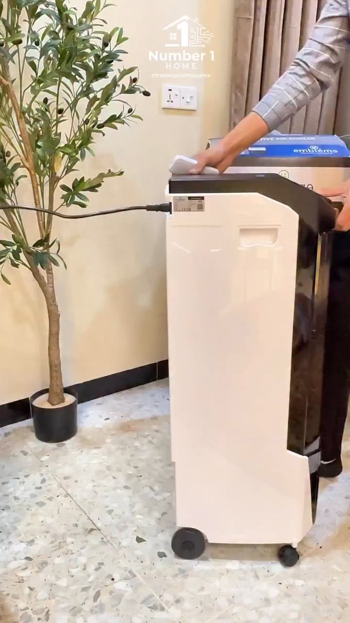 ❄️ *مبرد هواء Amic EMAC-26 - 20 لتر* ❄️
برد بيتك بأقل كهرباء!

💧 *خزان 20 لتر* 
يشتغل ساعات طويلة بدون ما تعيدي التعبئة. وبيه نافذة شفافة تعرفي مستوى المي بلمحة

⚡ *100 واط بس* 
اقتصادي جداً، بارد ومرتب وفواتيرك مرتاحة. موفر للكهرباء 100%

📱 *تصميم عمودي ذكي* 
أبيض × أسود، أنيق وما ياخذ مساحة. يلبق بكل غرفة

🚶 *4 عجلات متينة* 
حركيه بين الغرف بسهولة، وين ما تريدي البرد يلحقك

🌬️ *هواء قوي وتوزيع ممتاز* 
شفرات أمامية واسعة تدفع الهواء لكل المكان

📦 الموديل: EMAC-26 

💰 السعر 225,000 دينار + التوصيل مجاني لكل المحافظات 🚚

🔥 الحر ما يرحم، والمبرد هذا حلّه!
اطلبيه هسه وخلي جو بيتك ربيع 🌿

#مبرد_امیک #EMAC26 #مبرد_هواء #توفير_كهرباء


**إذا كنت صاحب هذا الإعلان وتريد حذفه لأي سبب، رجاءا أرسل رسالة إلى الدعم الفني**