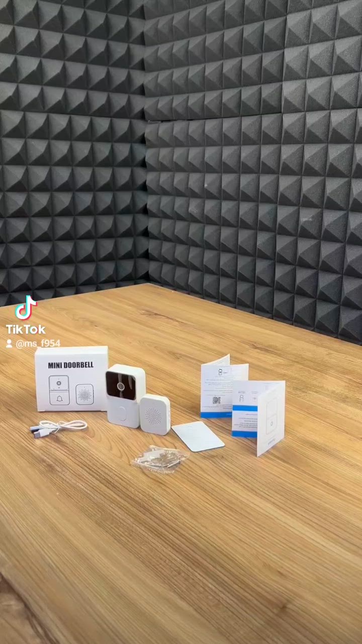 جرس باب ذكي

المميزات

كاميرا بدقة عالية (HD) مع زاوية رؤية واسعة

تواصل صوتي ثنائي الاتجاه: تحدث واسمع الزائر بوضوح من خلال المايك والسبيكر

رؤية ليلية: رؤية واضحة في الظلام لحماية منزلك 247

اتصال Wi-Fi يدعم 2.4GHz ويعمل مع تطبيق خاص على الهواتف (مذكور على الدليل)

بطارية طويلة العمر قابلة لإعادة الشحن عن طريق منفذ Type-C (كيبل مرفق)

تصوير تلقائي عند الضغط على الجرس وإرسال إشعار فوري إلى الهاتف

دعم التخزين السحابي لحفظ الصور والفيديوهات

جهاز تنبيه منفصل (Chime) يُصدر صوت جرس داخل المنزل – يعمل بدون أسلاك

طريقة الربط

تنزيل التطبيق من خلال الباركود الموجود في الكتالوج اسم التطبيق (Kement)

الضغط على خيار Add Device ومن ثم اختيار (Little Doorbell) وبعدها اختيار نوع (Z60)

الضغط المستمر على الجرس لمدة 8 ثوان وبعدها اختيار (Yes) ثم (Next)

كتابة اسم ورمز شبكة ال WiFi

سوف يظهر رمز QR Code يجب تقريب كاميرا الجرس امامه لحين ظهور عبارة (Signup Successful)

تم الربط

محتويات الصندوق

جرس الباب الذكي بالكاميرا

وحدة التنبيه الداخلية (Chime)

كيبل شحن Type-C

دليل الاستخدام الكامل

براغي تثبيت + شريط لاصق

ملاحظات

الجهاز لا يدعم شبكات Wi-Fi 5GHz

التطبيق الخاص بالجهاز متاح على App Store وGoogle Play

بلد المنشأ: الصين

يجب شحن البطارية بالكامل قبل الاستخدام الأول (يستغرق حوالي 10 ساعات للشحن الكامل) (لم يتم ذكر سعدة البطارية)

لم يتم ذِكر مدى الاتصال اللاسلكي بين القطعتين لا بالأمتار ولا بأي صيغة تقنية

لكن بما أن الجهاز يعمل عبر Wi-Fi 2.4GHz، فغالبًا مدى الاتصال يتراوح بين (10 إلى 15 متر داخل المنزل مع وجود جدران وقد يصل إلى 30 متر في الأماكن المفتوحة)

🔹 ملاحظة مهمة: المنتج غير متاح للشحن إلى إقليم كردستان، نعتذر من عملائنا الكرام ونشكر تفهمكم.


**إذا كنت صاحب هذا الإعلان وتريد حذفه لأي سبب، رجاءا أرسل رسالة إلى الدعم الفني**