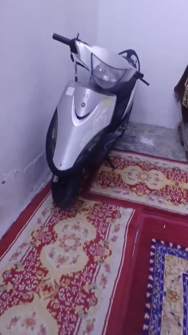 السلام عليكم دراجه ماكس عدله للبيع الدراجه مكينته بلاديه كلشي ما بيها بلادي اخذتها ماللعب وكملتها نقصها كهربائيات وكابريتر تقطع بس اكفلك مكينهالسعر ٤٥٠ وبيها مجال مكان دوره البعيثه للستفسار ***********
