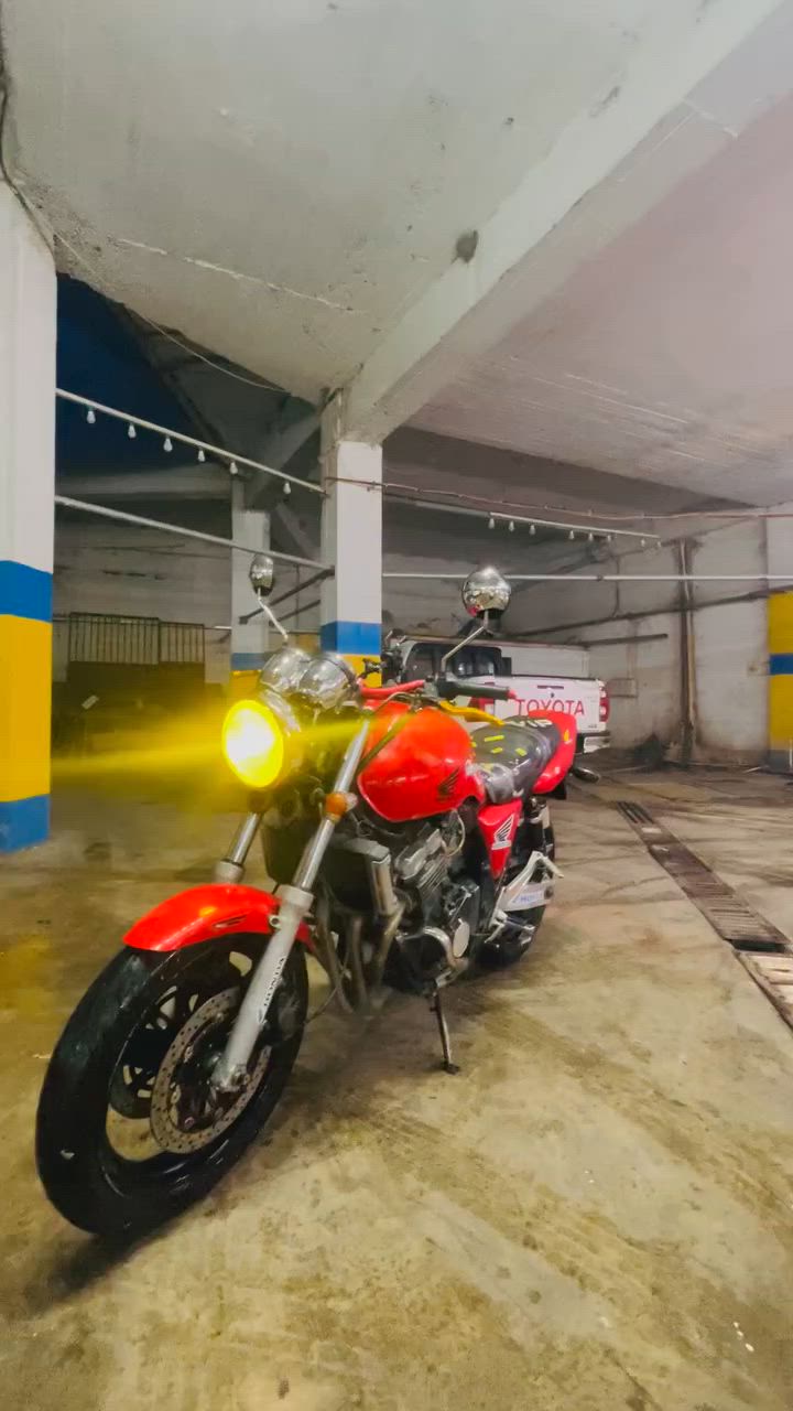 Cb400❤️
بۆ فرۆشتن، مەکینە کەپسە و چرکەی تیا نییە بە شەرت، ساڵۆنسای بیلادی لەسەرە، هەموو گیانی مەزبوتە، نرخی 14$مەعامەلە، لە سلێمانی. ***********
