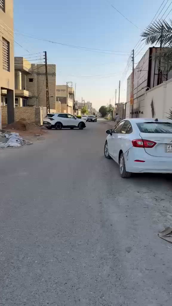 العنوان البوعيثة مجمع السلطان الاول شارع الفلل
المساحة240 متر
واجهة14
نرال17 
***********

