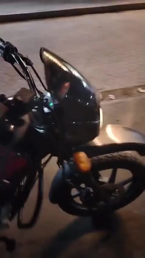 السلام عليكم دراجه بوكسر 2023 مقفوله كفاله عامه واي نقص ما بيها اوراقها كامله والدراجه جاهزه وماكينتها ناعمه وخير من الله نقصها بقبر زنجيل والتايه مال اليسرى وذن موجودات بس انا ما شادهن سعر 1,300 مكان بغداد ***********
