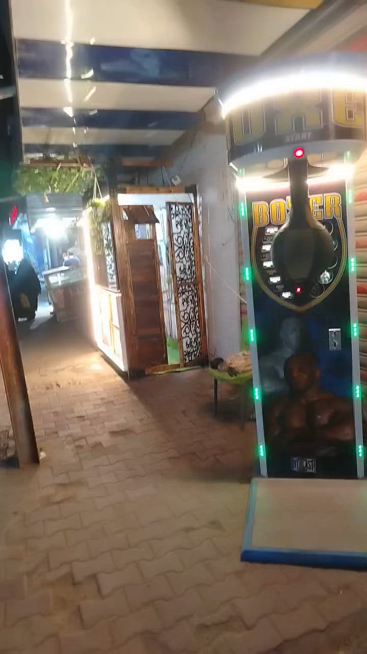 السلام عليكم عندي هذه الكشك للبيع أو المشاركه يصلح لبيع العصائر أو عطور أو أي شيء يعجبك قابل للفتح والتركيب وممكن اصنعلك أي قياس أو موديل من اختيارك


**إذا كنت صاحب هذا الإعلان وتريد حذفه لأي سبب، رجاءا أرسل رسالة إلى الدعم الفني**