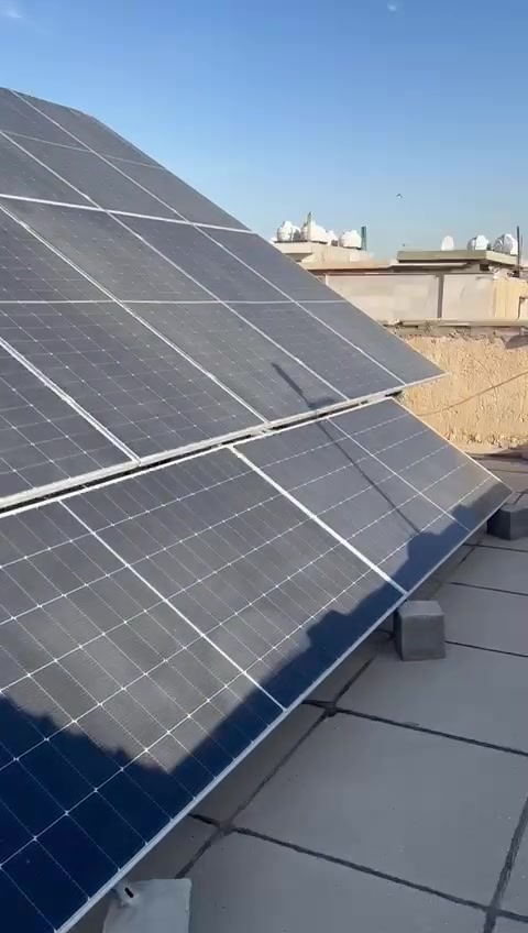 السلام عليكم
بيت للبيع مساحه ٢٠٠متر واجه ٨ نزال ٣٠ بناء ممتاز تسعينات 
٤ غرف نوم ٤ حمام غرف خطار مطبخ ٣ مخزن هول ثنين اضافه الى منضومت طاقه شمسيه ٥٠ امبير البت جاهز من كلشي امكانيت التفاوض عله العفش البت محدث و مرمم السعر ٦٥٠ مليون بيه مجال
البيت سند مستقل يعني مدوخ بالمعامله و الضرائب
موقع البيت البنوك خلف مركز شرطه القدس داخل فرع اسواق دنفش  الفرع ١٥ متر 
رقم *********** واتساب موجود 
#العراق #البنوك #الشعب #بيت #احلام #الحب #نقل #للبيع #بيع #شراء
