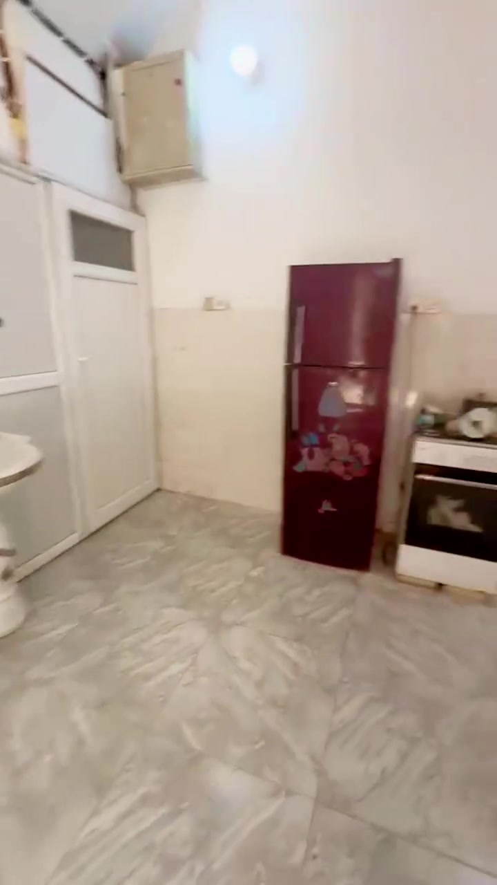 شقه ارضيه للايجار ايام الزياره المكان ميثم التمار ( عكد بليبل )سعر ٧٥٠ يستلم من اليوم إلى آخر يوم الزياره  للاستفسار ***********وت
