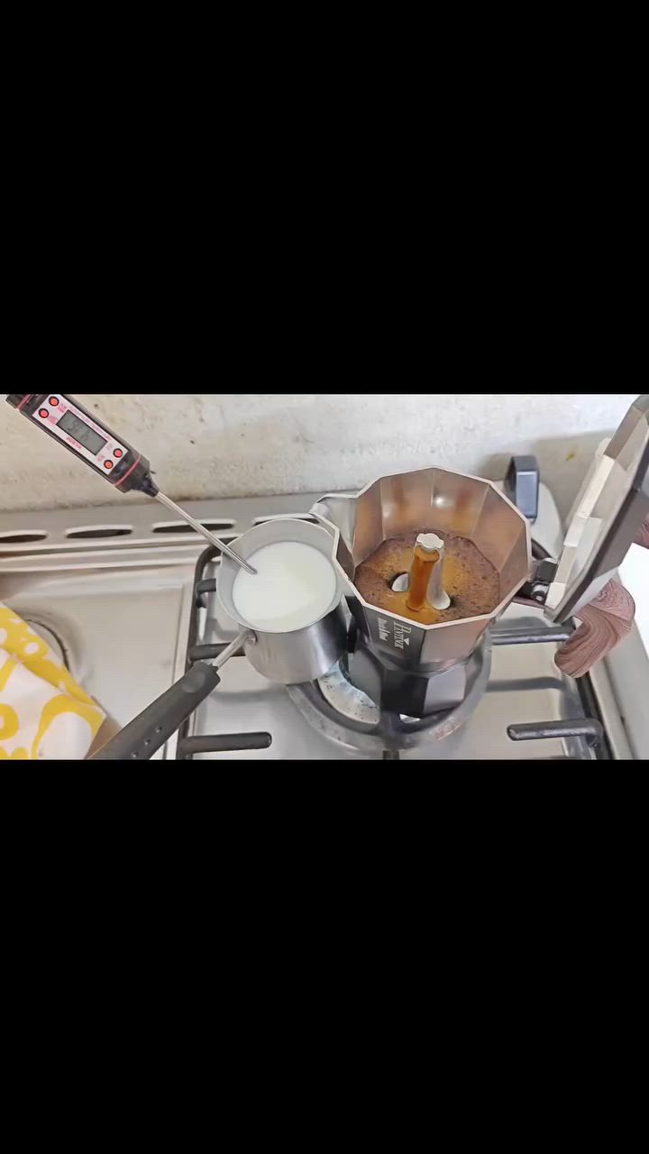 أول محاولة طلعت فاشلة 😁
،المهم
، شوفوا رغوة الحليب! 
هذا الفرنش بريس مخصص فقط للحليب، 

والبيجر متوفر عندي بكل القياسات.

والموكابوت همين متوفر بكل القياسات.


**إذا كنت صاحب هذا الإعلان وتريد حذفه لأي سبب، رجاءا أرسل رسالة إلى الدعم الفني**