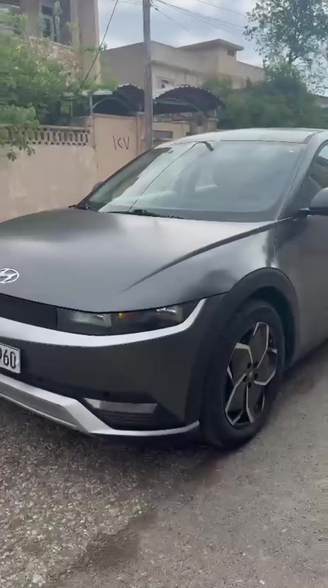 هيونداي أيونيك 5
كهربائية بالكامل 
ماشية 61 ألف كم 

السعر17000$

مدى الشحنة 520 كم 
كشنات جلد مع هيتر هيتر للستيرن 
تبريد قطعتين داخلية لونين 
السيارة نظيفة 
العنوان الموصل الأيمن

 رقم التواصل ::***********
