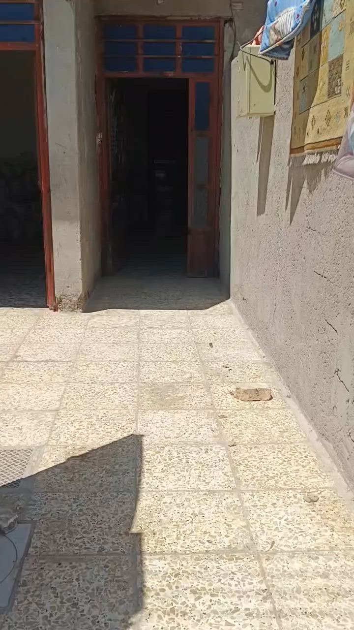 السلام عليكم بيت للايجار مساحه 100متر غرفه وحولي صاله واستقبال صحيات خارجيه جاهز من جميع الخدمات ***********
