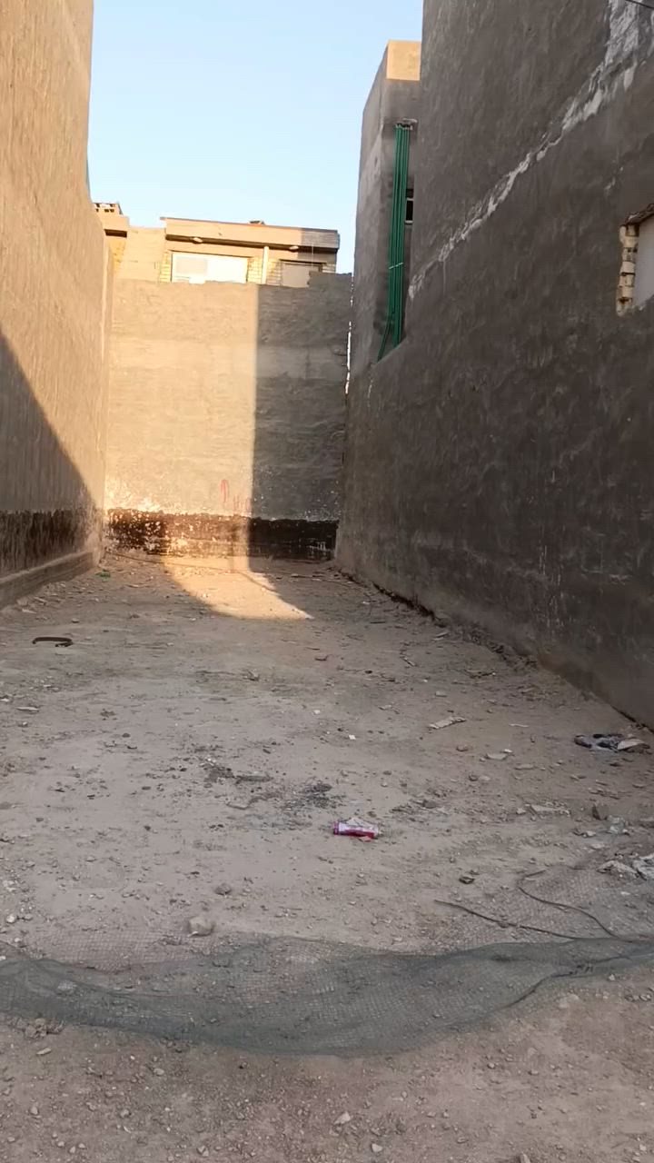السلام عليكم ورحمه الله وبركاته 
قطعه الارض للبيع مساحه 100متر واجه 5ونزال 20 طابو صرف موقع الارض 17تموز وراء حسينية حباب الحسين كامل الخدمات عرض الشارع 12متر مجاري كهرباء بس باقي التبليط الاستفسار اكثر الاتصال على رقم ***********
