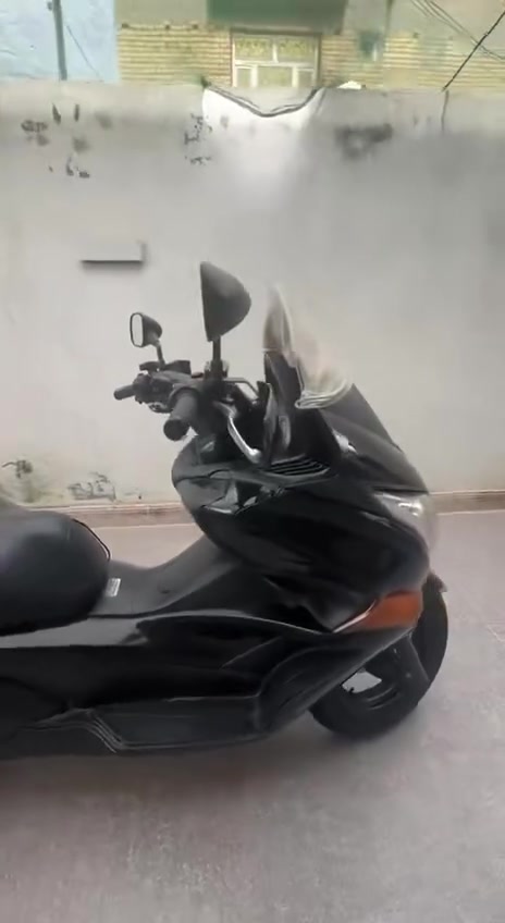 السلام عليكم دراجه سلفر ونج GT  كفاله عامه للبيع مكينه 600c مديل حديث فول مواصفات  حساسات كهربائيات شغاله فقط كفراتها شويه تعبانه السعر 16 ورقه وبيها مجال مكانها كوت زين القوس  رقمي ***********
