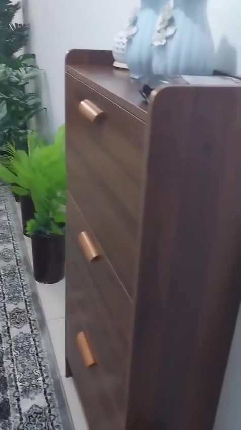 شقه ١٠٠ متر نظام شرقي طابق ٣ مجمع A1 مؤثثه مدفوعة الثمن وبيها سند كامل باسم صاحب الشقه 
رايديها ب ١٢٥ مليون 
*********** للتواصل وايضا على الواتساب
