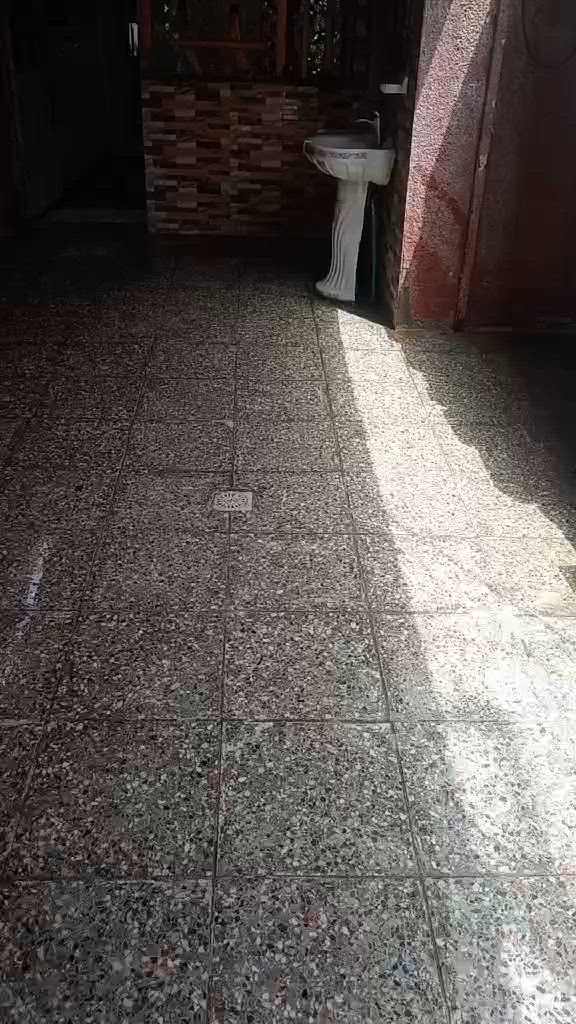 السلام عليكم مكلف بل نشر بيت مدينة الصدر قطاع صفر قريب نور الحلاق مساحه 100متر طابق واحد الاستفسار رقم ابو البيت ‭***********‬
