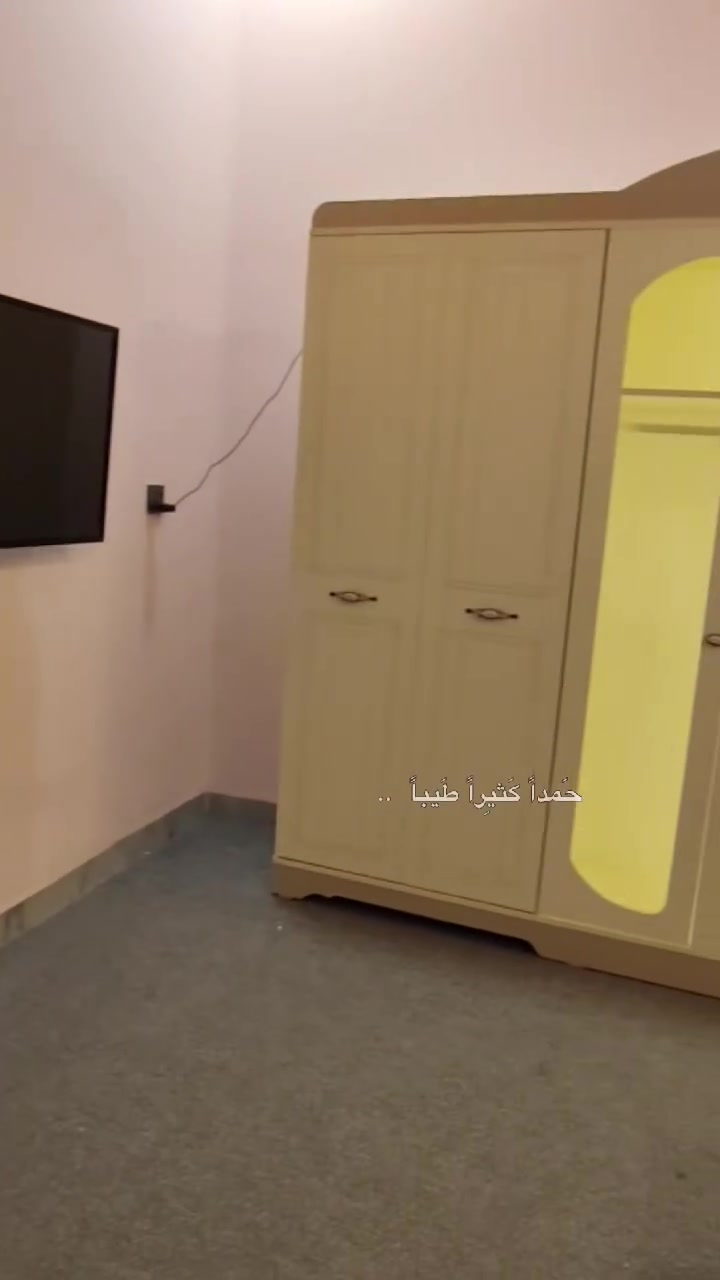 فتح وشد جميع انواع الغرف بسعر مناسب ***********واتساب واتصال
+صيانه عامه 
+تبديل سكك مجرات او باب سكه 
+اضافة رفوف 
+تبديل اليدات اوتبديل الانارة 
...
