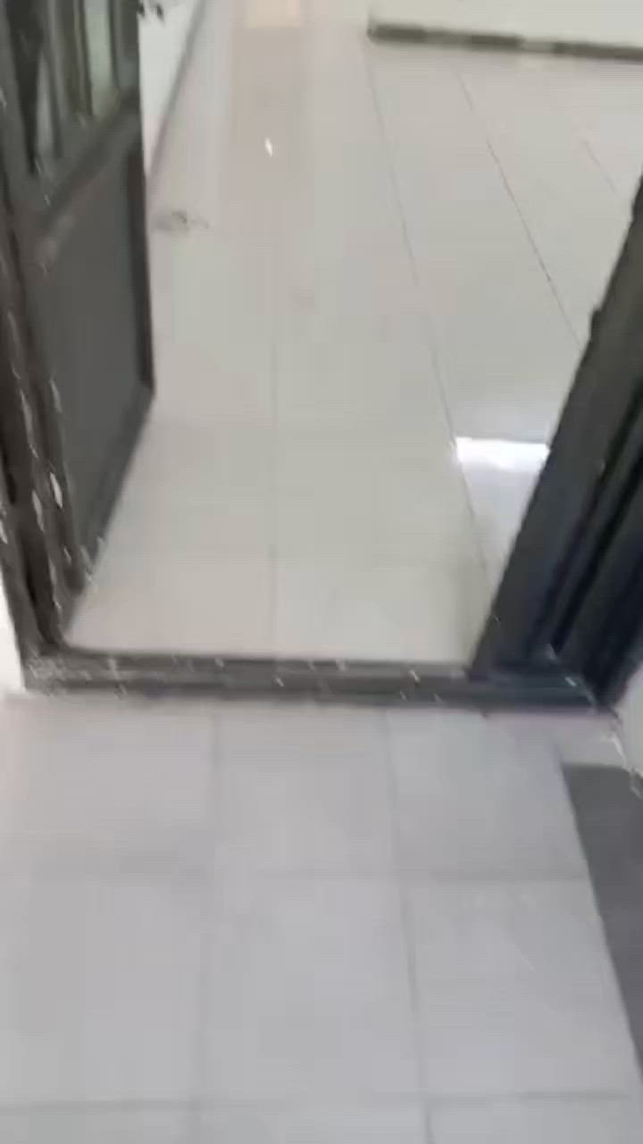 🏢 عرض إيجار شقة – كرادة مريم
📍 الموقع: كرادة مريم
🔹 شقة طابق أول فوق بيت
🔹 غرفتان وصالة
🔹 مطبخ وخدمات
🔹 بلكونة
🔹 باب وحدها
🔹 بناء حديث
💰 بدل الإيجار: 750 ألف دينار شهرياً
📞 للاستفسار: *********** – مهدي ناجي
*********** – محمد
*********** – أبو وسام
🏢 مكتب حيفا للعقار مستعدون لعرض جميع العقارات بيعاً وإيجاراً. مكتب مجاز رسمياً وخبرة سنين طويلة في الوساطة العقارية.
