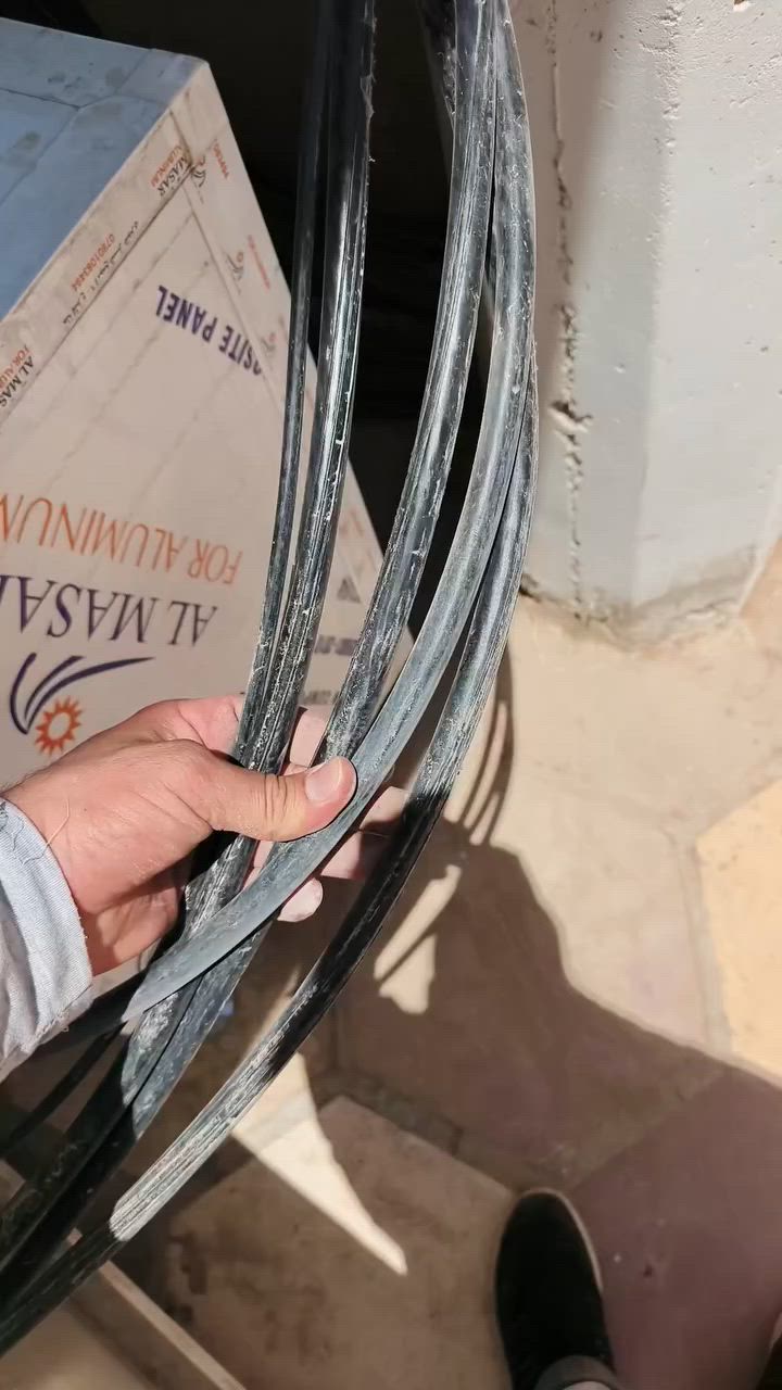 سلام عليكم ضفيرة أم 75 أربع خطوط الطول خمسين متر أو وحده تلاثين متر للبيع ***********
