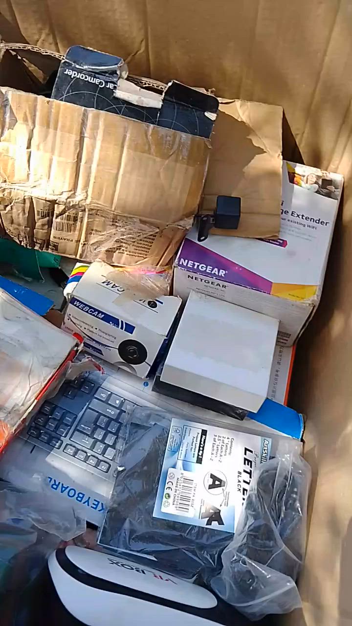 شلعه الكترونين امفوله الكتروني ومنزلي قليل بس اجهزه كهربائيه لحكو السعر داخل 250 الف سعره سعر كارتون وحده وتسوى


**إذا كنت صاحب هذا الإعلان وتريد حذفه لأي سبب، رجاءا أرسل رسالة إلى الدعم الفني**