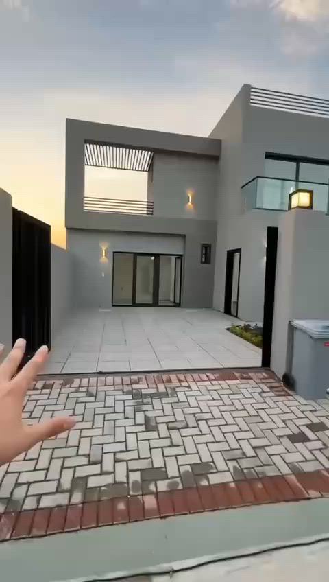 فرصة مميزة للبيع في مجمع اللؤلؤة السكني 🏡✨
دار بمساحة 200 متر في المرحلة الثالثة، استلام 2027
تتميز بتصميم مريح وتضم:
✅ 3 غرف نوم
✅ استقبال أنيق
✅ صالة واسعة
✅ حديقة خاصة
💰 متوفر بسعر كاش مناسب
📞 للاستفسار والتفاصيل: ***********
📲 يتوفر واتساب
امتلك بيتك في مجمع اللؤلؤة… حياة عصرية واستثمار مضمون.

