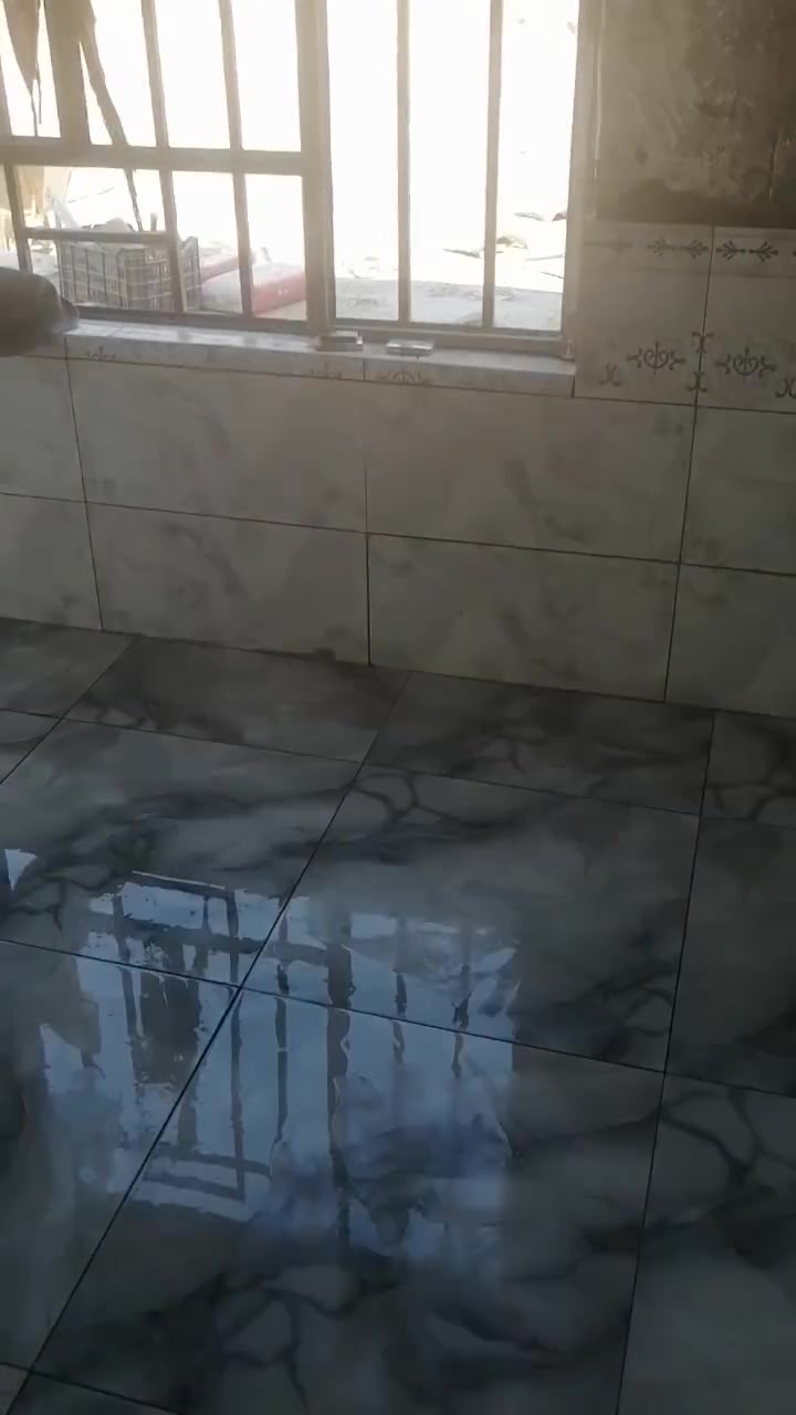 سلام عليكم اسطه سيراميك متفرغ حاليا***********
