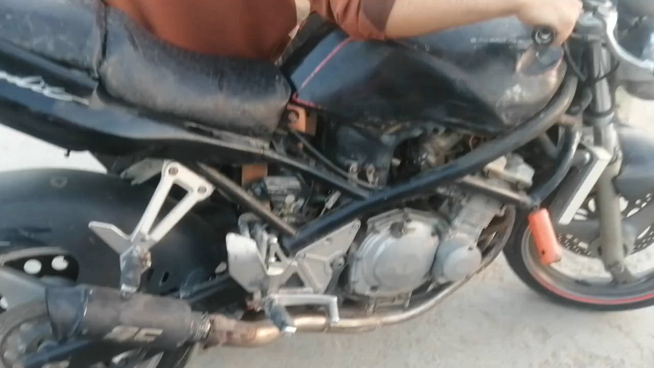 مراوس شعندك نزل
اوراق اصولي كامله الدراجه تشتغل دفعه اكو خلل بل كهربايات ماعرفه  الدراجه كله شغاله اول ثاني ثالث بطناش كلش قويه مكينه مكفوله من الفتح السعر ٦٥٠ وبيه مجال او مراوس شعندك نزل كير لا تنزل صوره او راسلني خاص
***********
