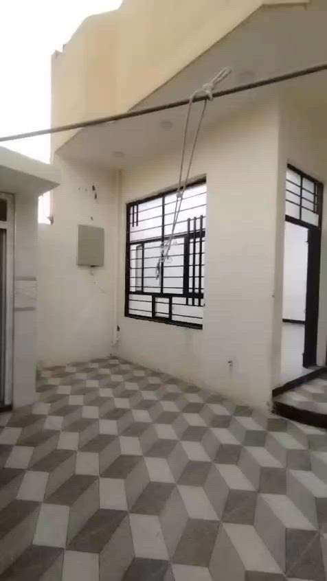 بيت للبيع مساحه ١٢٥ متر ملك صرف طابق واحد العنوان التحرير الحولي للاستفسار الاتصال ***********
